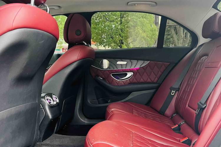 Used Mercedes-Benz C-Class 2017 Facelift C 200 L Sport Edition Interior 4