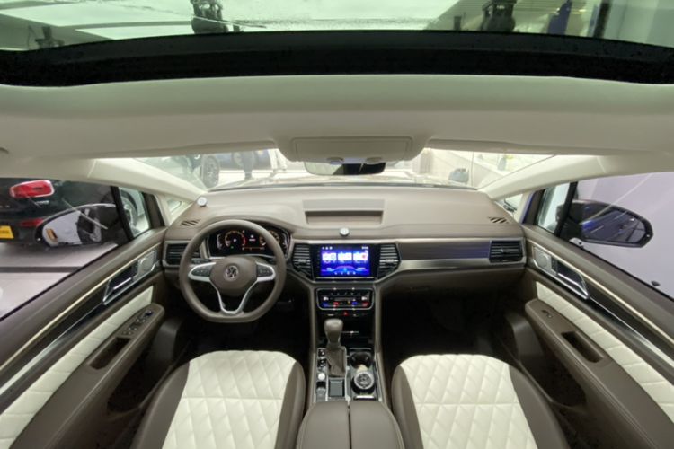 Used Volkswagen Viloran 2020 330TSI Business Edition Interior 8