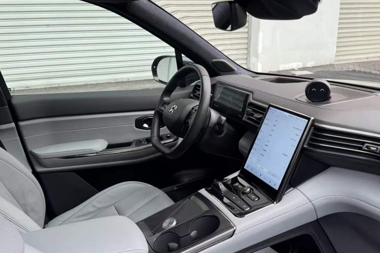 Used Nio ES8 2020 580 km Range Signature Edition Six-Seater Version Interior 11