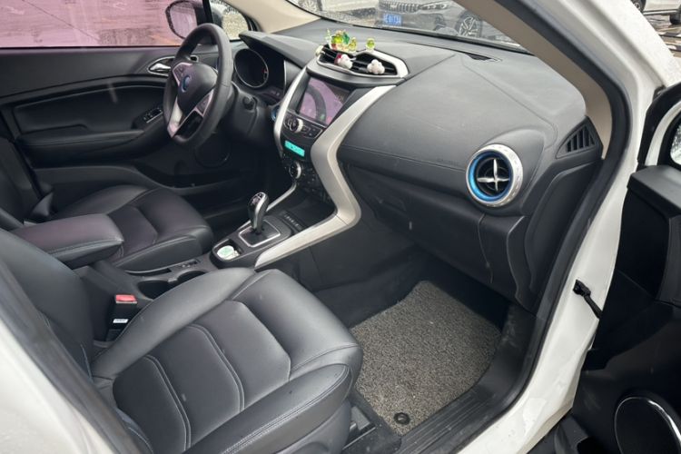 Used BYD Yuan New Energy 2018 EV360 Smart Connect Cool Edition Interior 4