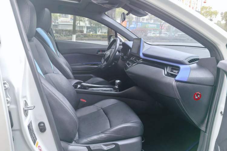 Used Toyota C-HR 2018 2.0L Luxury Sunroof Version China V Emission Standard