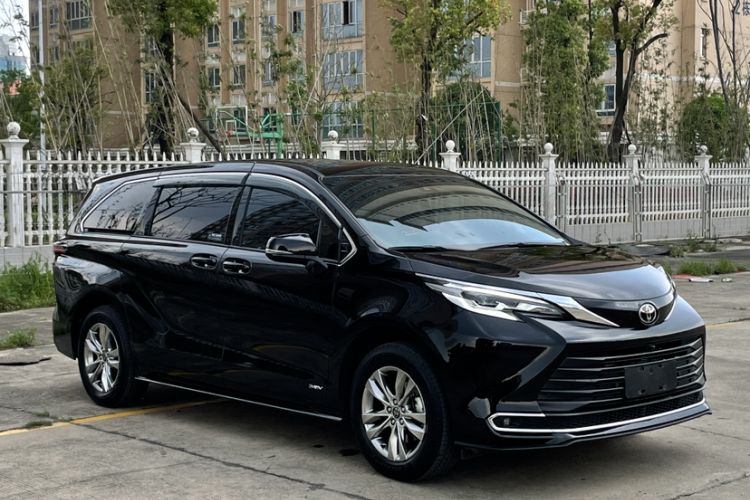 Used Toyota SIENNA 2024 2.5L Hybrid Comfort Edition Exterior 2