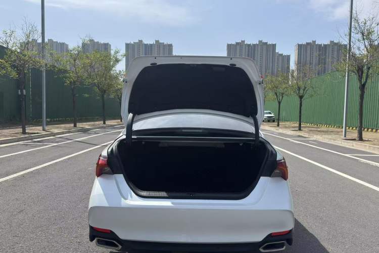 Used Toyota Avalon 2019 2.0L Luxury Edition China VI Standard Trunk