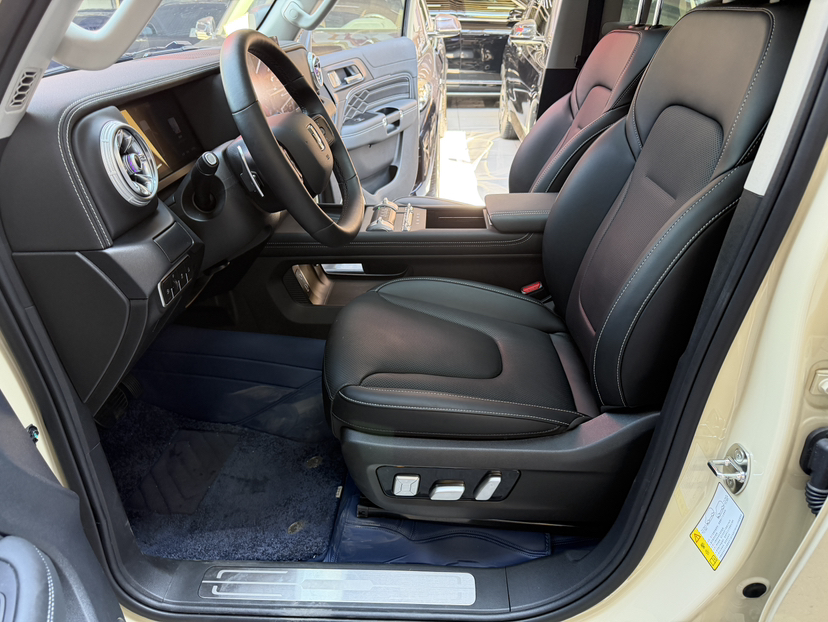 Vordere Reihe im Auto
