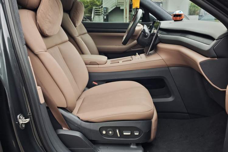 Used Nio ES8 2024 100kWh Signature Edition Interior 5