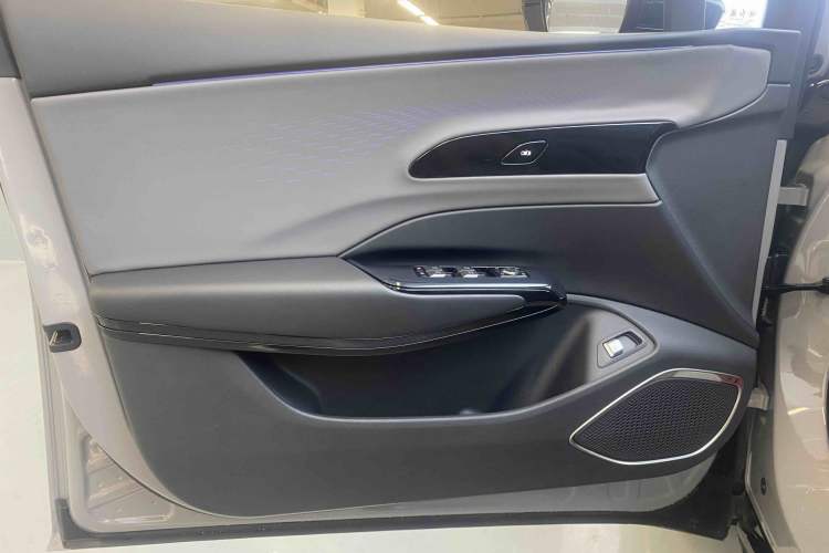 Used Hongqi EH7 2024 640 Pro+ All-Wheel Drive