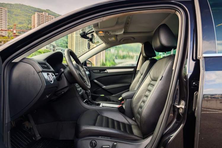 Used Volkswagen Passat 2015 1.8TSI DSG Prestige Edition Interior 2