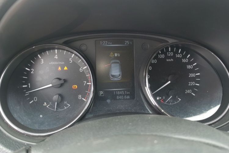 Used Nissan Qashqai 2017 2.0L CVT Elite Edition China V Standard Odometer Close Up