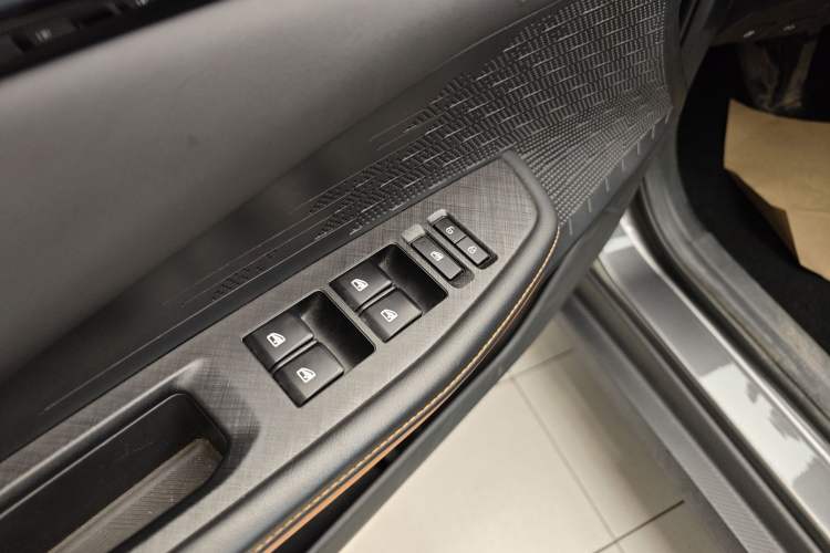 Used CHANGAN UNI-V 2022 1.5T Smart Navigation Version Interior 2