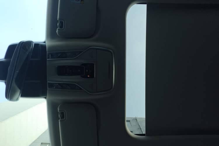 Used Hongqi HS7 PHEV 2024 2.0T PHEV Four-Wheel Drive Flagship Edition 6 Seats
