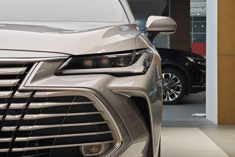 Used Toyota Avalon 2024 Dual-Motor 2.0L Luxury Edition