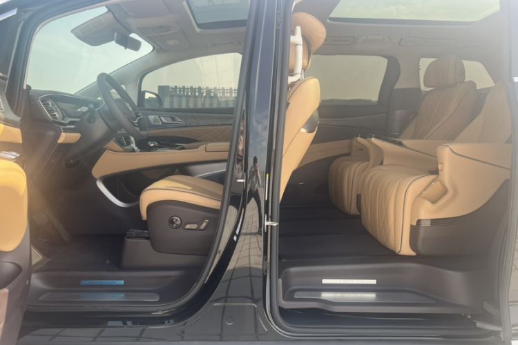 Used Denza D9 2024 EV 620 Premium Model