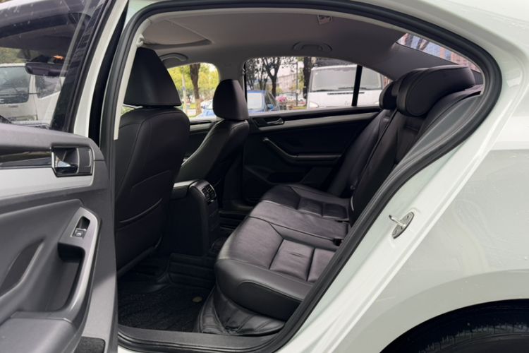 Used Volkswagen Sagitar 2018 1.6L Automatic Comfort Model Exterior 11