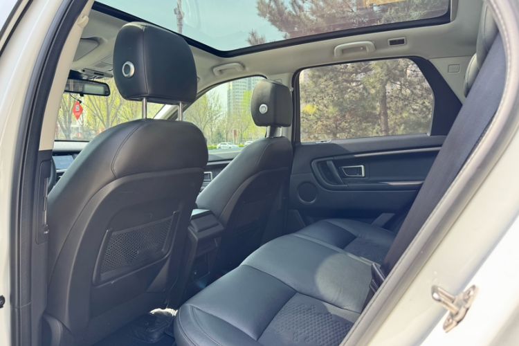 Used Land Rover Discovery Sport 2017 2.0T PURE Interior 3