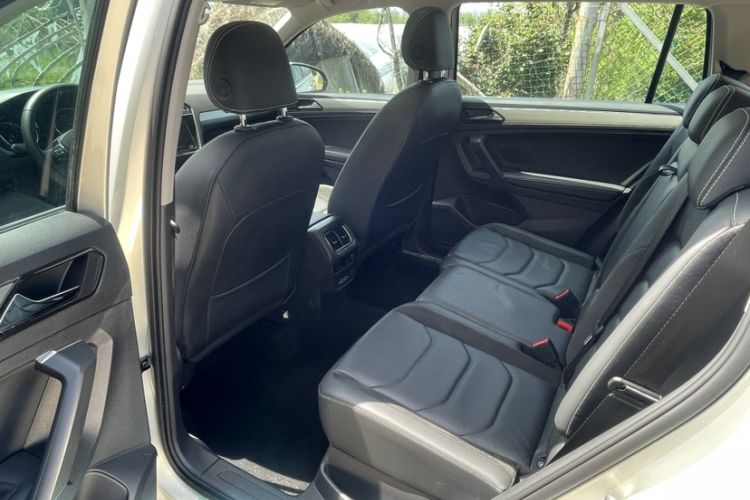 Used Volkswagen Tiguan L 2019 Updated Version 330TSI Automatic Two-Wheel Drive Panoramic Comfort Edition China VI Standard Interior 7