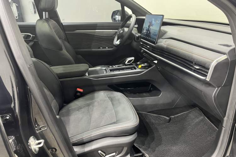 Used Geely Auto Haoyue L 2025 2.0T DCT Luxury Edition