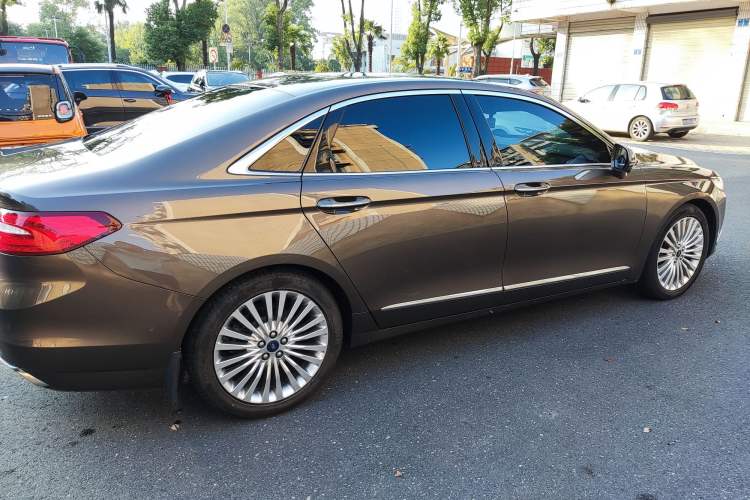 Used Ford Taurus 2015 EcoBoost 245 Ultimate Model
