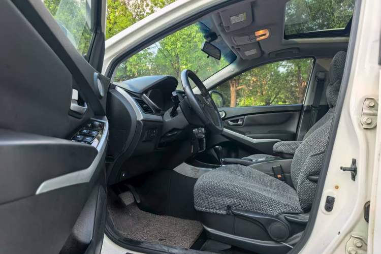 Used SsangYong Korando 2014 2.0L Gasoline Two-Wheel Drive Automatic Elite Navigation Edition
