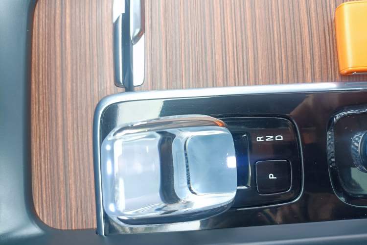 Used Volvo V60 2024 B5 Zhiyuan Luxury Edition
