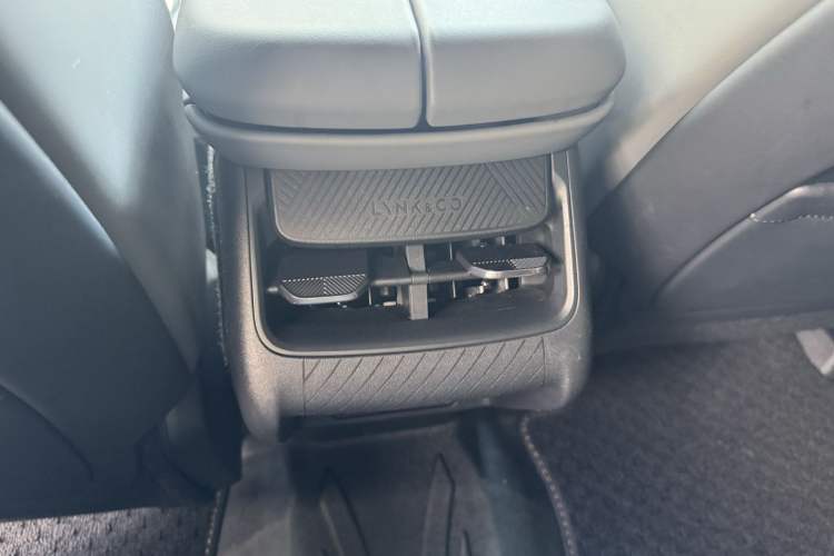 Used Lynk & Co 08 EM-P 2023 120km Long-Range Halo
