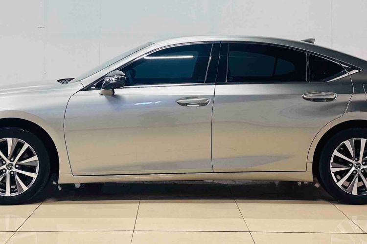 Used Lexus ES 2020 200 Excellence Edition
