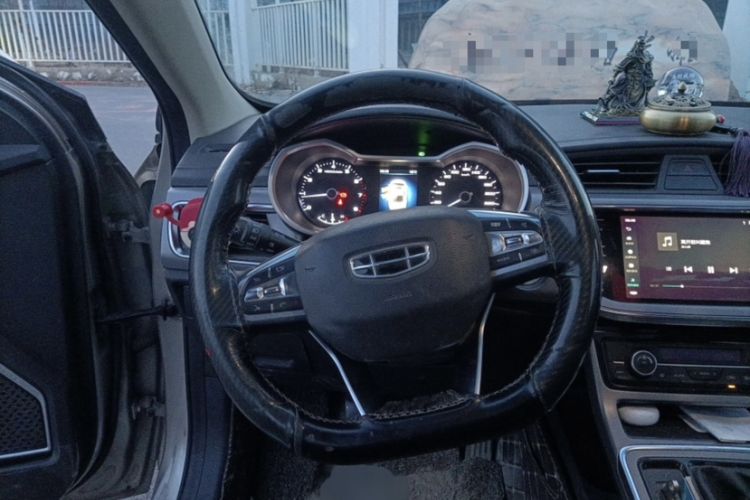 Used Geely Auto Emgrand GL 2019 1.8L Manual Elite Smart Edition Interior 4