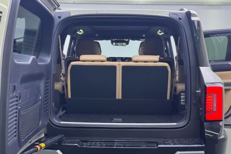 Used Formula Leopard Leopard 8 2025 Smart & Brave Flagship Edition 6 Seats