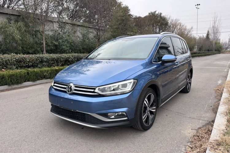 Used Volkswagen Touran 2018 Volkswagen Touran L 280TSI DSG Boundary Edition 7 Seats China VI Standard
