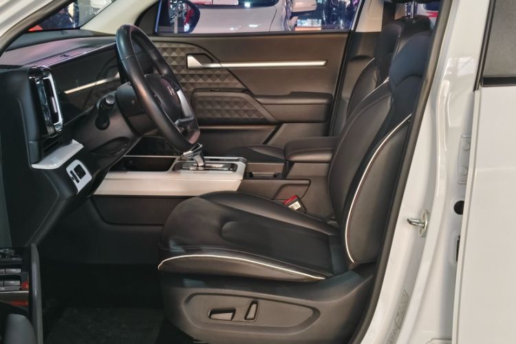 Used Hyundai ix35 2023 Musso 2.0L Deluxe Edition DLX Interior 1