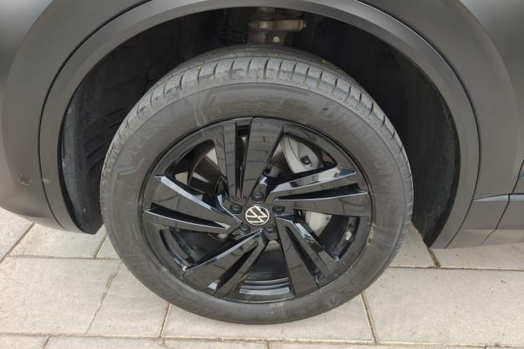 Used Volkswagen Touareg 2023 3.0 TSI Luxury Edition Obsidian Black Sport Package Exterior 7