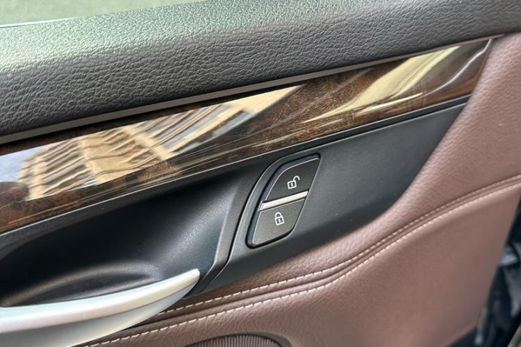 Used BMW X5 2017 xDrive28i
