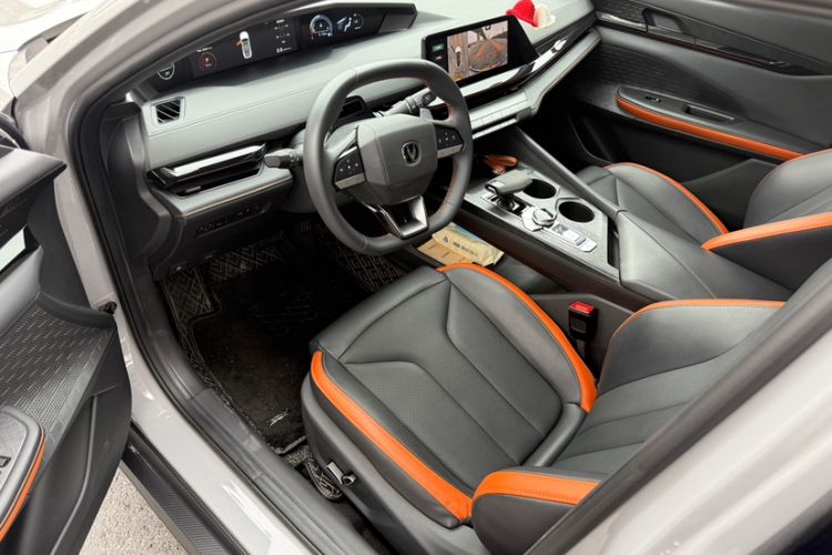 Used CHANGAN UNI-V 2023 1.5T Prestige Model