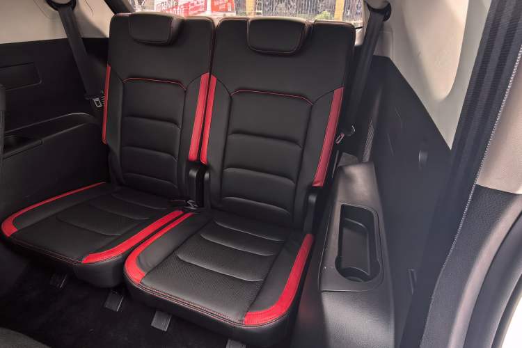 Used SOL X8 2021 300T DCT Leading Smart Connectivity Version 7 Seats