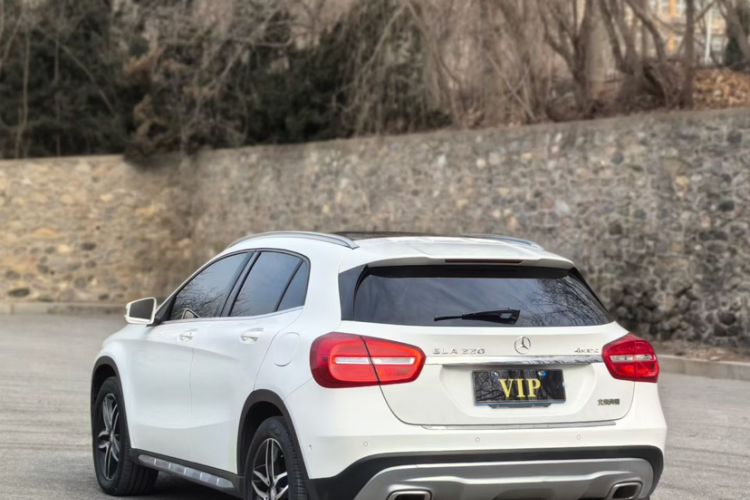 Used Mercedes-Benz GLA 2015 GLA 220 4MATIC Fashion Model Exterior 9