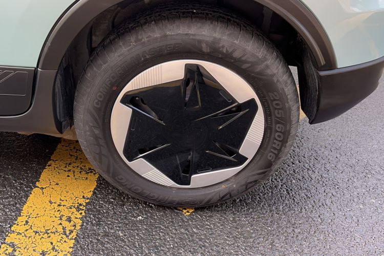 Used Geometry E Firefly 2024 301km Starlight
