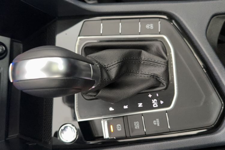 Used Volkswagen Tharu 2023 300TSI Two-Wheel-Drive Full Moon Edition
