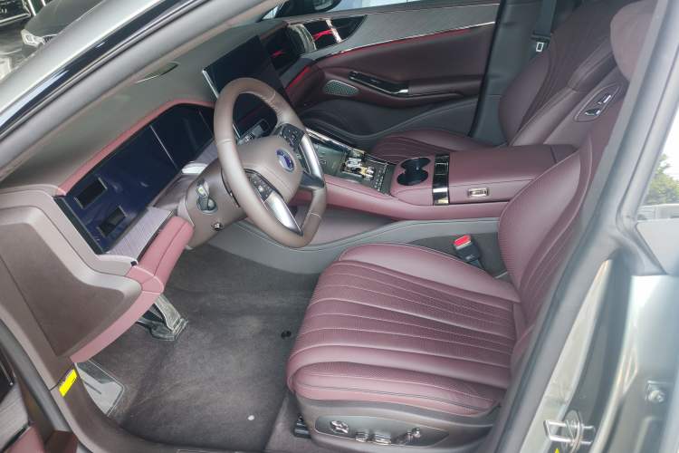 Used Denza Z9GT 2024 630 All-Wheel Drive Pro Version