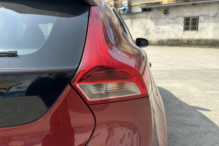 Used Volvo V40 2014 2.0T Zhiya Edition