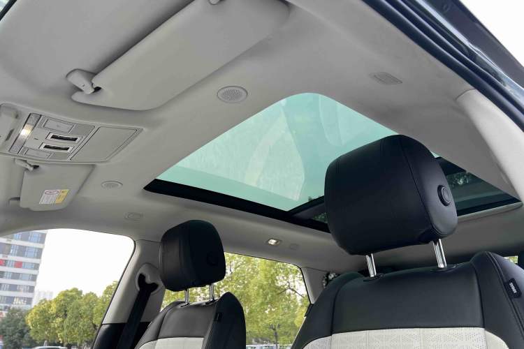 Used Land Rover Range Rover Evoque 2021 Range Rover Velar L 249PS R-Dynamic First Edition