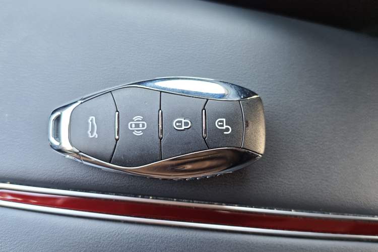 Used Hongqi HS7 PHEV 2024 2.0T PHEV Four-Wheel Drive Flagship Edition 6 Seats
