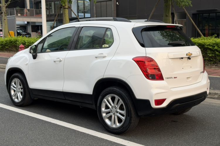Used Chevrolet Trax 2017 1.4T Automatic Two-Wheel Drive Comfort Version Exterior 8