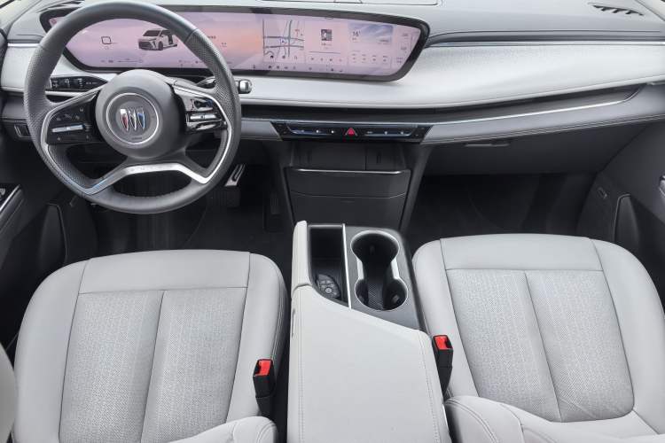 Used Buick GL8 2025 Lu Zun Deluxe Edition Interior 1