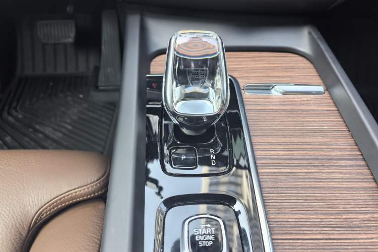 Used Volvo XC60 2023 B5 4x4 Smart Luxury Edition
