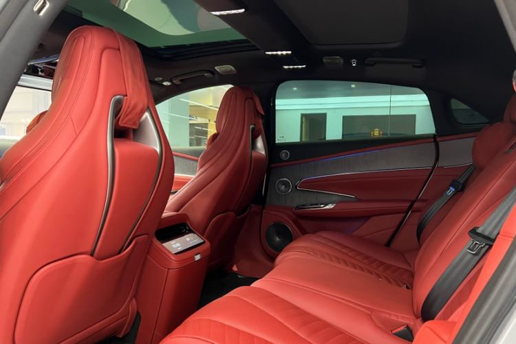 Used Yangwang U7 2025 EV Five-Seat Luxury Edition