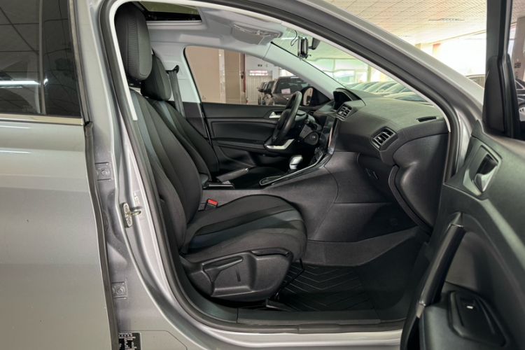 Used Peugeot 308 2018 1.6L Automatic Luxury Edition Right Front Seat