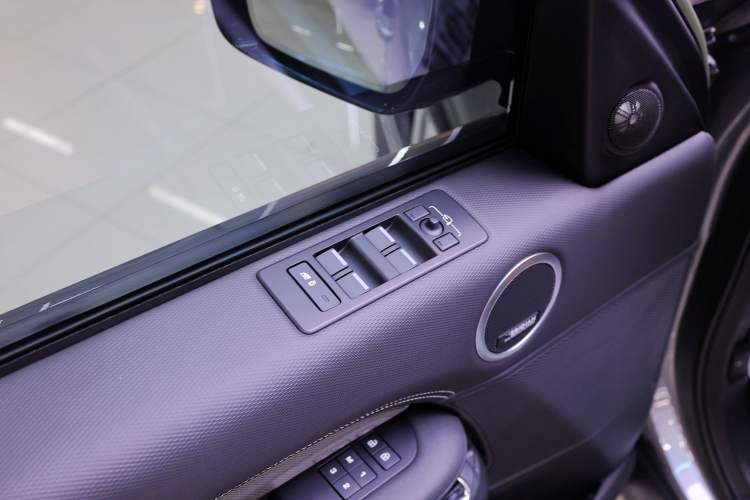 Used Land Rover Discovery 2023 360 PS Metropolitan Edition
