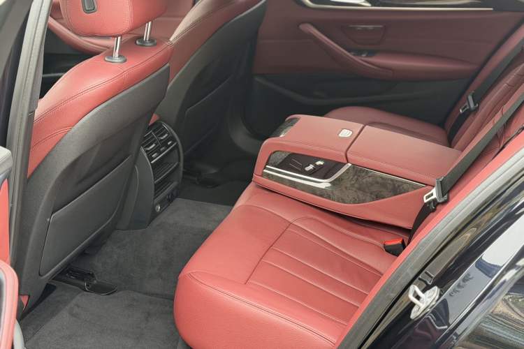 Used BMW 5 Series 2018 Restyled 530Li Leading Edition M Sport Package
