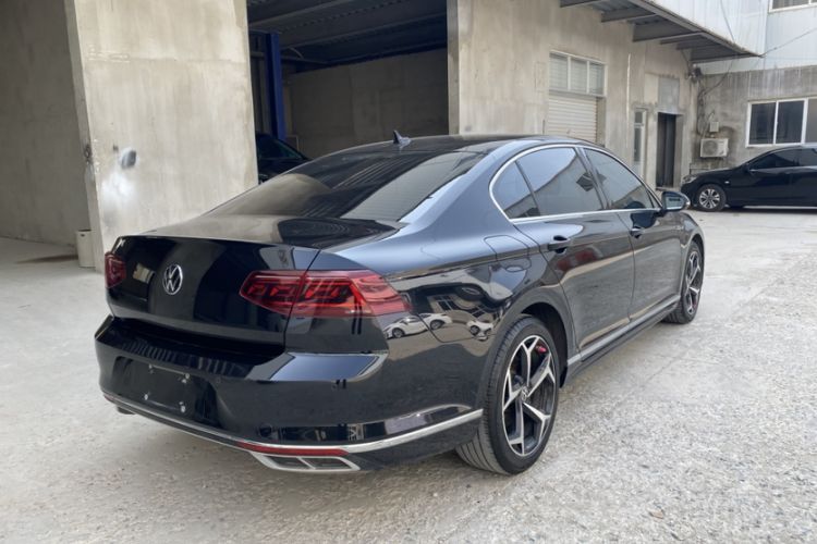 Used Volkswagen Magotan 2023 2 Million Units Limited Edition 330TSI DSG Leading Version Exterior 2