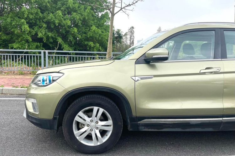 Used CHANGAN CS75 2014 2.0L Manual Luxury Version China IV Standard