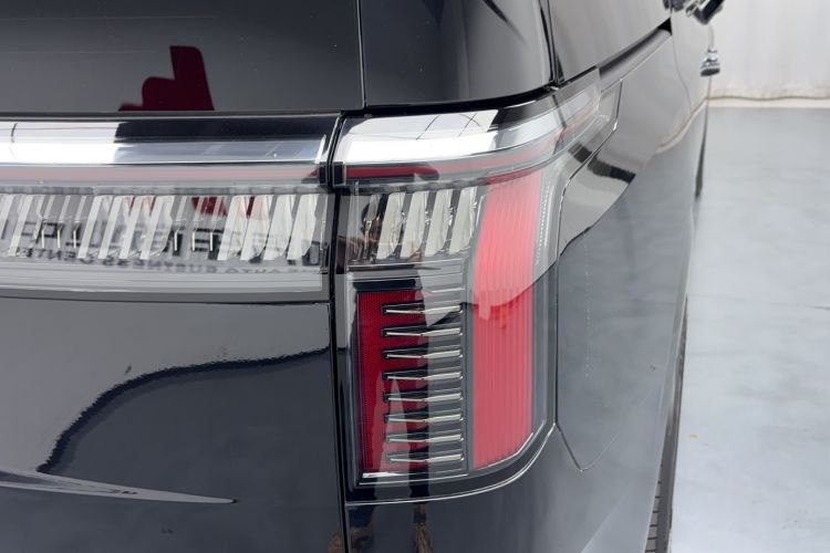 Used Zeekr 009 2024 7-Seater Aisle Version 108 kWh
